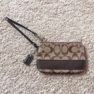 COACH ☆ Brown C Wristlet